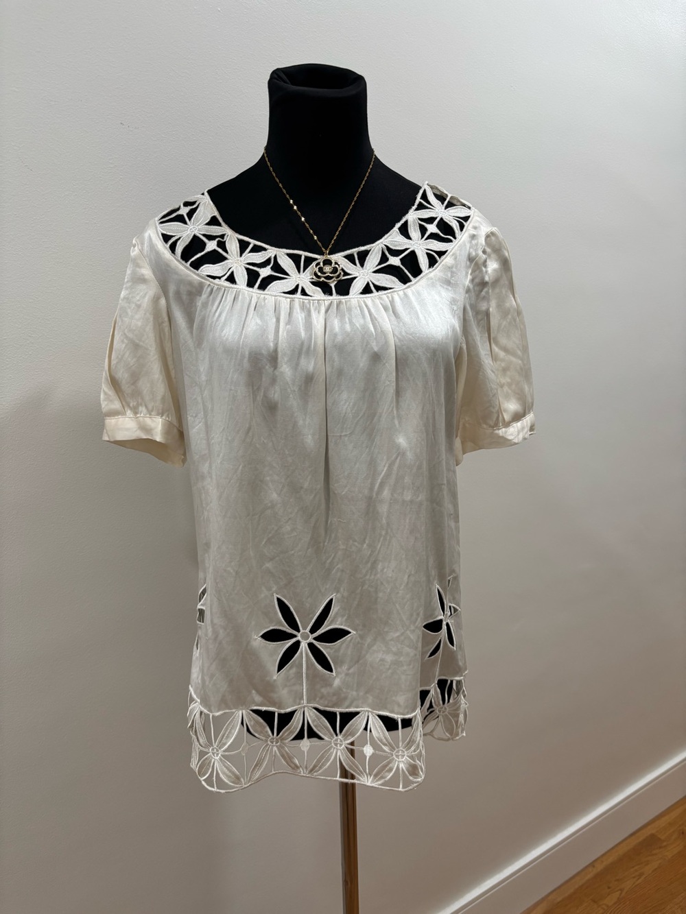 631. Bebe 100% Silk Women's Cream Embroidered Cutout Top